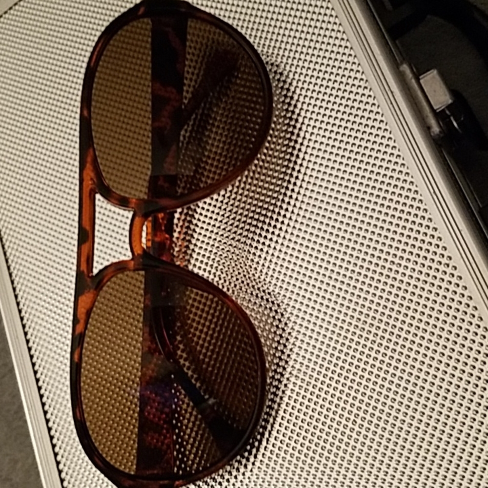 Hatcher oak barrel sunglasses